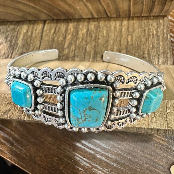 Turquoise Cuff‎ Bracelet in Antique Silver Style, Boho Southwestern Cuff, Ships - Picture 4 of 9